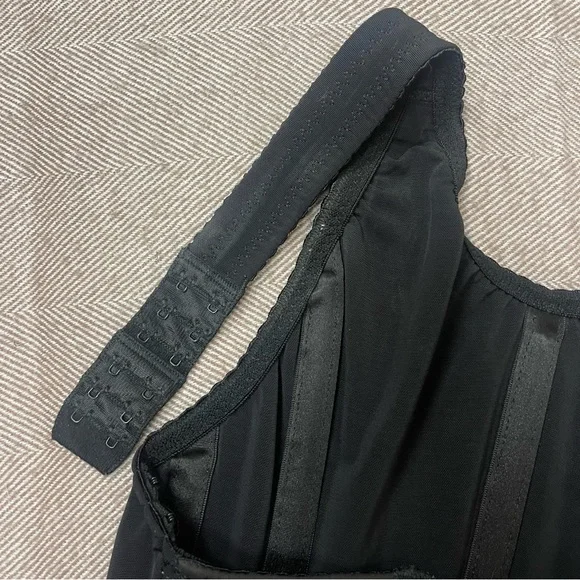 Silhouette Molding Body Shaper Size 28 - Picture 5 of 6